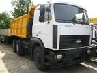 ДТП в Киеве: водитель Chevrolet не заметил грузовик МАЗ.